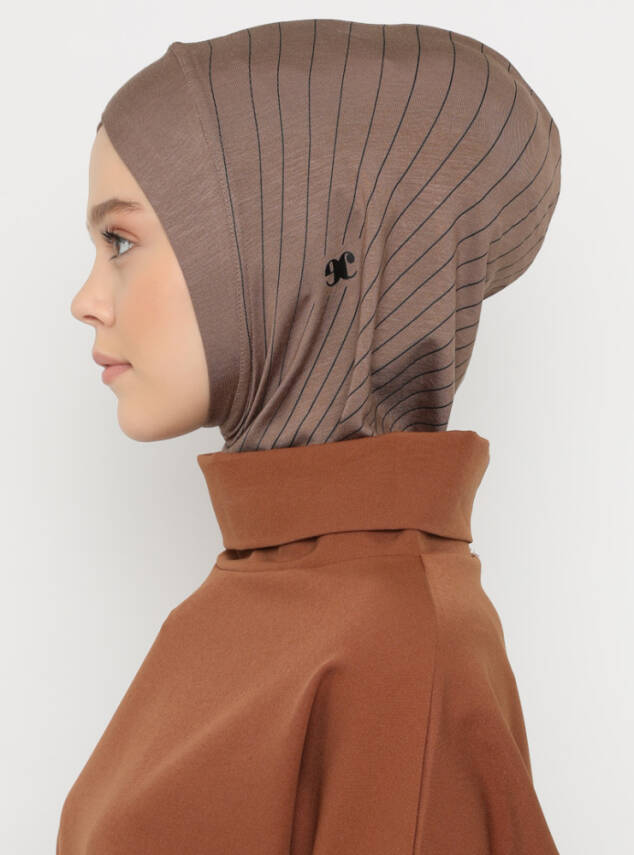 Zikzak Çizgili Spor Çapraz Bone - 16