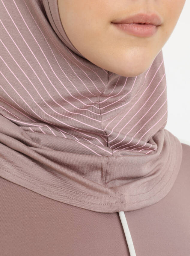 Zikzak Çizgili Spor Çapraz Bone - 63