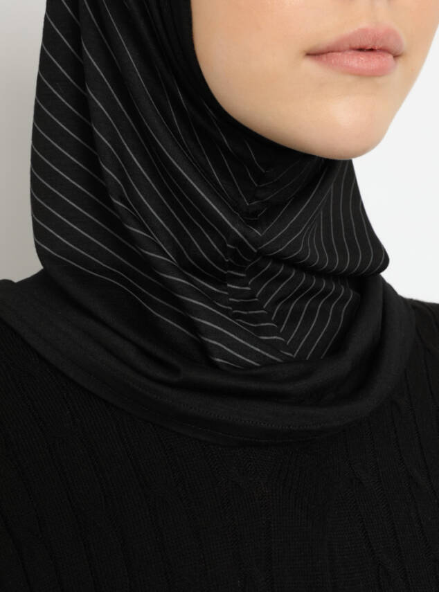 Zikzak Çizgili Spor Çapraz Bone - 69